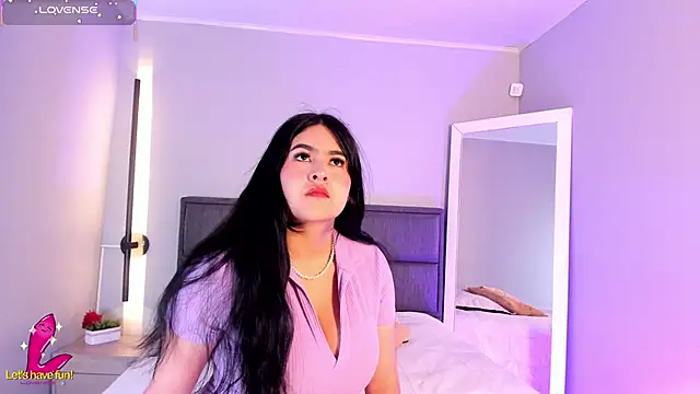 Emma  clark  online show from 11-07-25, 01:04