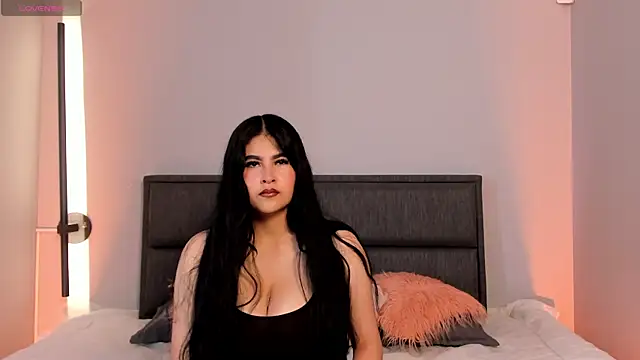 Emma  clark  online show from 07-27-26, 07:54