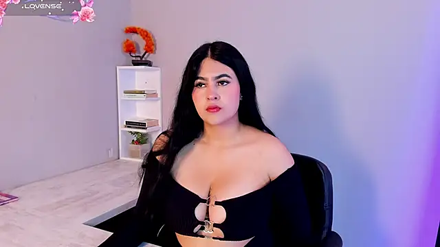 Emma  clark  online show from 09-29-25, 12:33