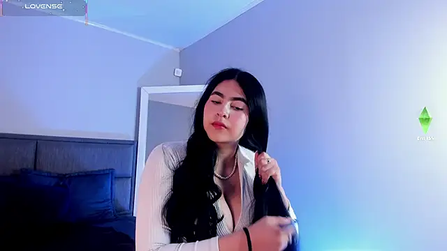 Emma  clark  online show from 12-02-25, 11:23