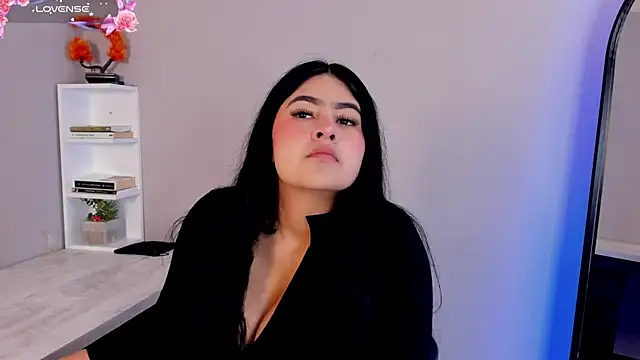 Emma  clark  online show from 10-01-25, 12:09