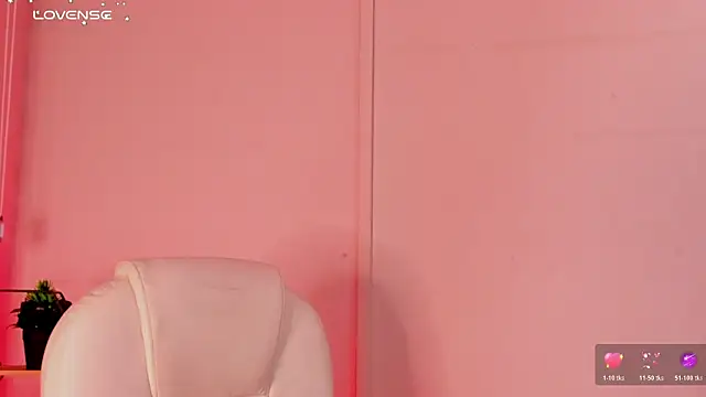 Emma  clark  online show from 11-24-25, 01:00