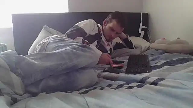 Snapshot of Eclipticice94 chatting on 10-23-25, 03:54 Eclipticice94 online show from 10-23-25, 03:54