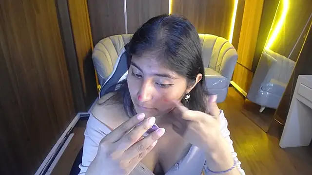 Snapshot of Gumball_b chatting on 10-27-25, 03:07 Gumball b online show from 10-27-25, 03:07