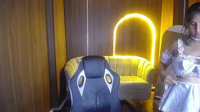 Snapshot of Gumball_b chatting on 11-19-25, 03:06 Gumball b online show from 11-19-25, 03:06