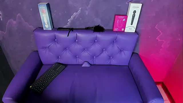 Snapshot of Lili_milk20 chatting on 10-17-25, 07:15 Lili milk20 online show from 10-17-25, 07:15