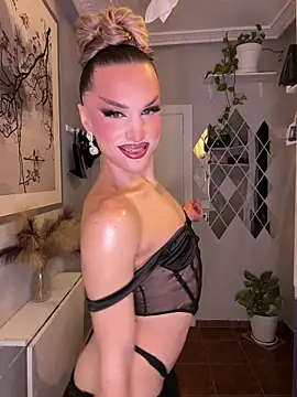 Snapshot of lacattiva chatting on 10-19-25, 11:40 lacattiva online show from 10-19-25, 11:40