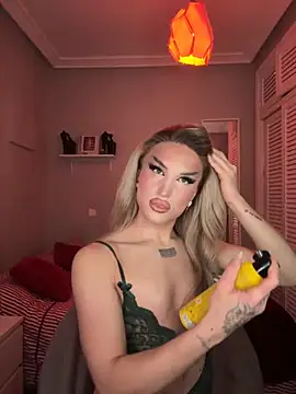 Snapshot of lacattiva chatting on 11-21-25, 06:18 lacattiva online show from 11-21-25, 06:18