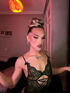 Snapshot of lacattiva chatting on 09-10-25, 09:14 lacattiva online show from 09-10-25, 09:14