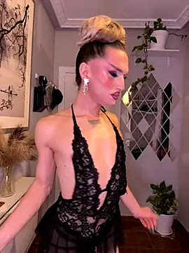 Snapshot of lacattiva chatting on 09-19-25, 05:39 lacattiva online show from 09-19-25, 05:39