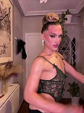 Snapshot of lacattiva chatting on 09-24-25, 05:52 lacattiva online show from 09-24-25, 05:52