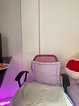 Snapshot of Zara_Bel chatting on 02-05-26, 06:15 Zara Bel online show from 02-05-26, 06:15