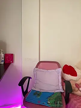 Snapshot of Zara_Bel chatting on 02-18-26, 06:26 Zara Bel online show from 02-18-26, 06:26