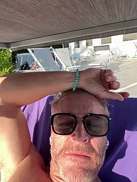 Axl hot online show from 04-09-26, 04:02