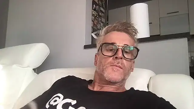 Axl hot online show from 07-14-26, 05:08