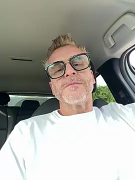 Axl hot online show from 05-19-26, 03:41