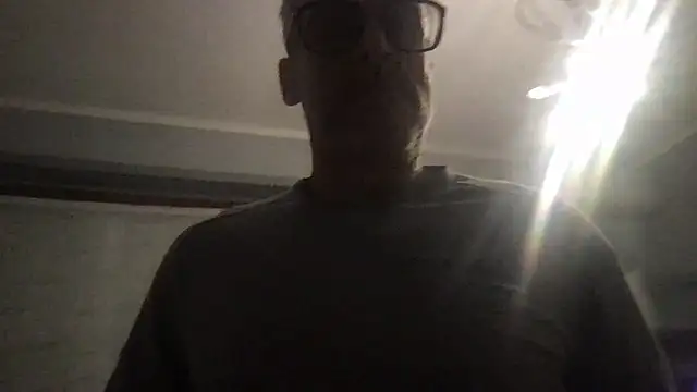 Axl hot online show from 11-21-25, 04:28