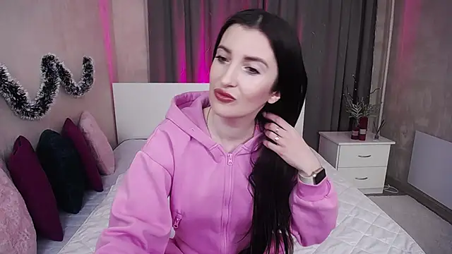 Snapshot of EvelinCuper chatting on 01-18-26, 06:28 EvelinCuper online show from 01-18-26, 06:28