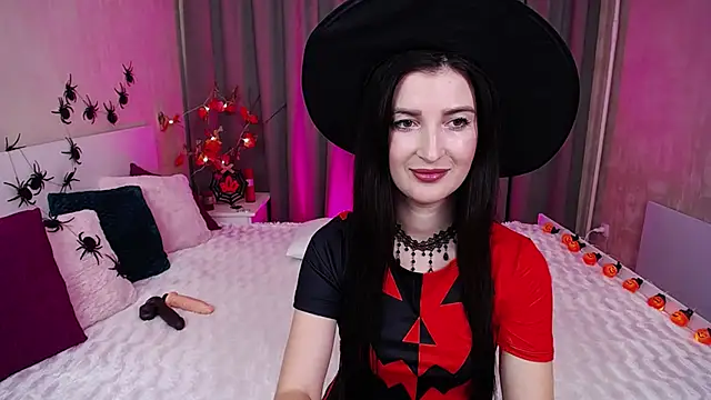 EvelinCuper online show from 10-31-25, 06:21