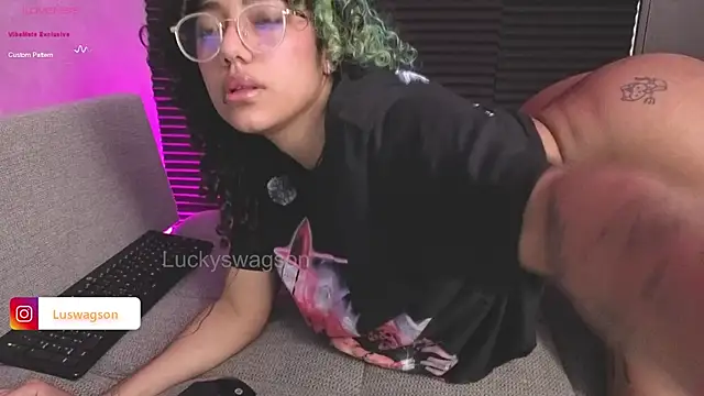 Snapshot of LuckySwagson chatting on 06-19-26, 07:14 LuckySwagson online show from 06-19-26, 07:14