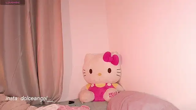 dulceangel   online show from 09-24-25, 05:58
