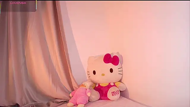dulceangel   online show from 10-24-25, 04:22