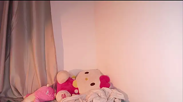 dulceangel   online show from 10-30-25, 04:33