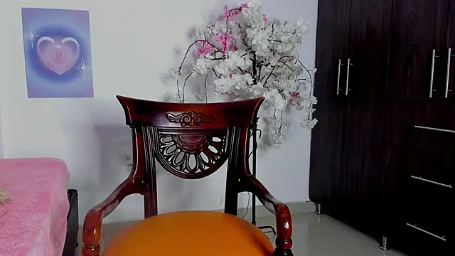 Snapshot of ashly_pnik1 chatting on 10-11-25, 03:18 ashly pnik1 online show from 10-11-25, 03:18