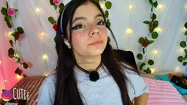 cutee andrea online show from 10-31-25, 02:41