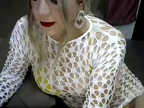 Snapshot of CREAMY_BANANA chatting on 09-21-25, 11:15 CREAMY BANANA online show from 09-21-25, 11:15
