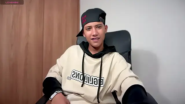 Toy boy777 online show from 02-09-26, 06:11