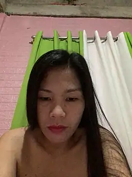Snapshot of Cleo17 chatting on 05-10-26, 01:14 Cleo17 online show from 05-10-26, 01:14