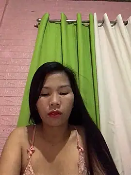 Snapshot of Cleo17 chatting on 05-15-26, 12:47 Cleo17 online show from 05-15-26, 12:47