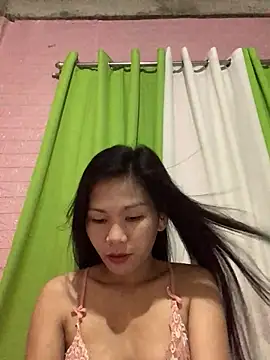 Snapshot of Cleo17 chatting on 05-01-26, 12:21 Cleo17 online show from 05-01-26, 12:21