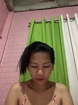 Snapshot of Cleo17 chatting on 05-24-26, 04:29 Cleo17 online show from 05-24-26, 04:29