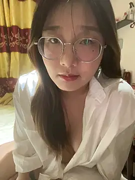 Snapshot of sisi-maiden chatting on 04-30-26, 01:07 sisi-maiden online show from 04-30-26, 01:07