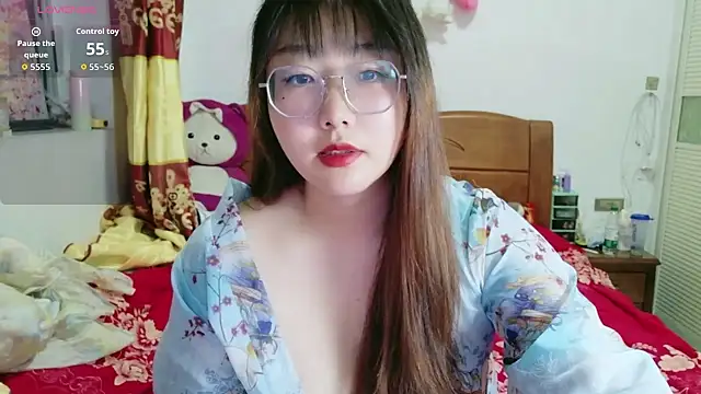 Snapshot of sisi-maiden chatting on 05-29-26, 01:28 sisi-maiden online show from 05-29-26, 01:28