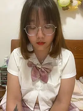Snapshot of sisi-maiden chatting on 06-24-26, 12:37 sisi-maiden online show from 06-24-26, 12:37
