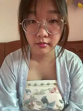 Snapshot of sisi-maiden chatting on 04-20-26, 04:26 sisi-maiden online show from 04-20-26, 04:26