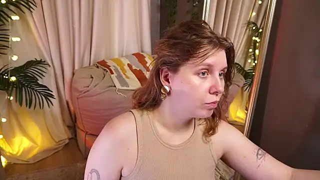 Snapshot of Sense_Of_Rosemary chatting on 07-11-26, 01:33 Sense Of Rosemary online show from 07-11-26, 01:33