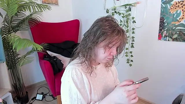 Snapshot of Sense_Of_Rosemary chatting on 05-09-26, 05:33 Sense Of Rosemary online show from 05-09-26, 05:33