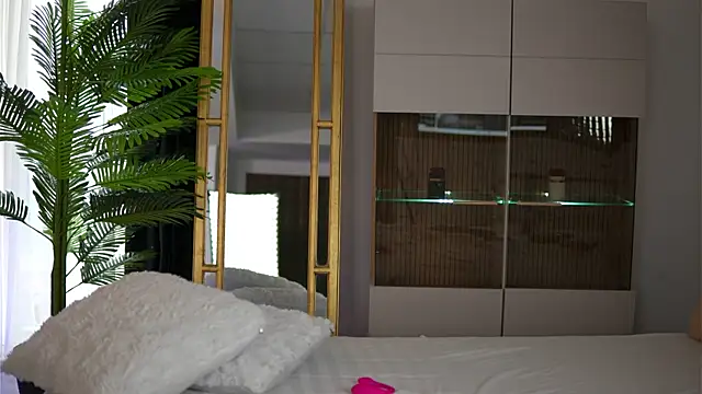 ZenyaNoir online show from 04-01-26, 01:41