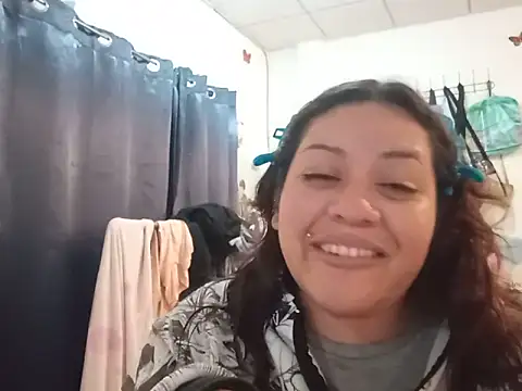 Snapshot of Kitty_WetXxX chatting on 06-06-26, 11:21 Kitty WetXxX online show from 06-06-26, 11:21