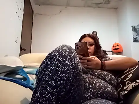 Snapshot of Kitty_WetXxX chatting on 11-18-25, 01:21 Kitty WetXxX online show from 11-18-25, 01:21