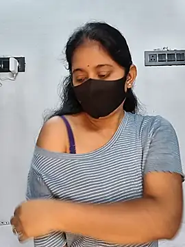 Snapshot of Your-Vedika chatting on 10-13-25, 07:43 Your-Vedika online show from 10-13-25, 07:43