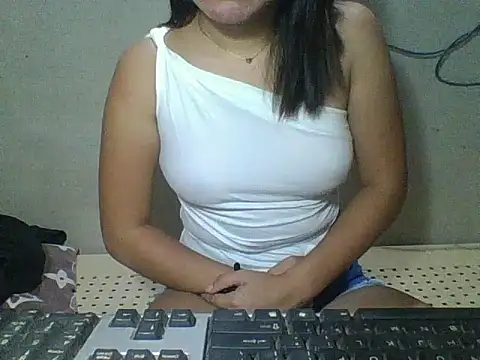 Skinny PinayGirljust18 online show from 05-18-26, 08:02