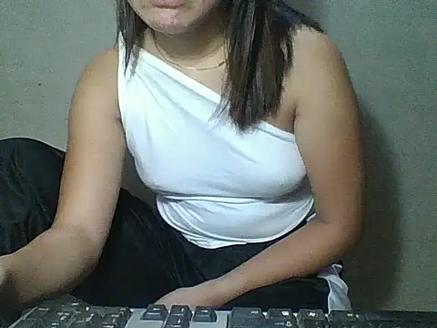 Skinny PinayGirljust18 online show from 05-31-26, 10:43
