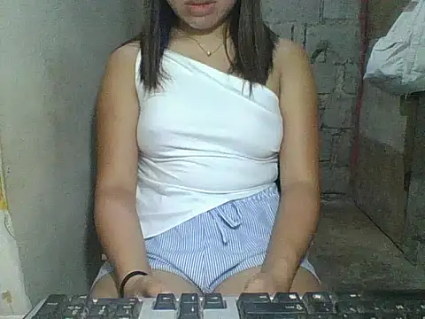 Skinny PinayGirljust18 online show from 06-17-26, 06:51