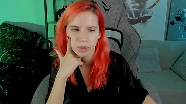 Snapshot of NitaNihil chatting on 10-20-25, 06:52 NitaNihil online show from 10-20-25, 06:52