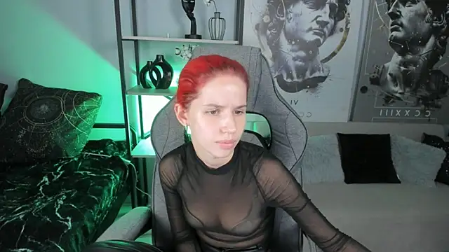 Snapshot of NitaNihil chatting on 10-15-25, 07:11 NitaNihil online show from 10-15-25, 07:11